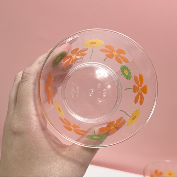 Vintage retro 70s floral flower power set of funky plastic cups - Picture 7 of 7